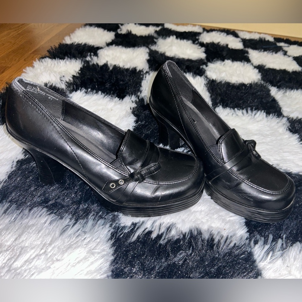 Xhilaration Vintage Heels Size 8 1/2